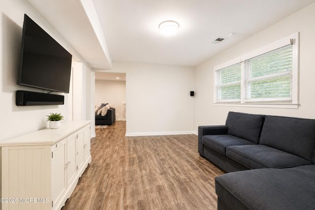 10 Violante Court, Eatontown, NJ 07724