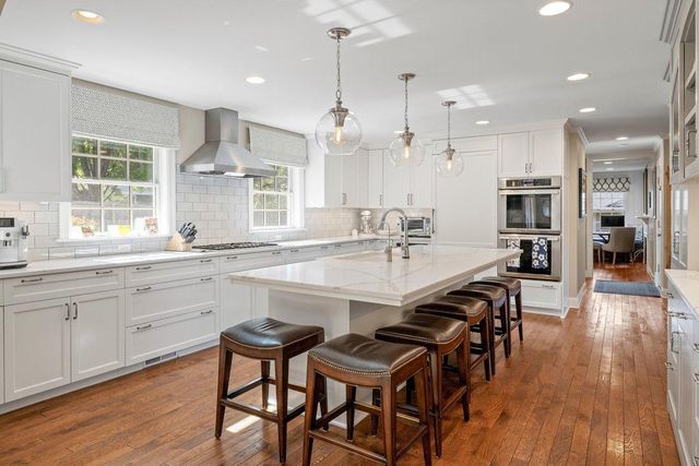 4801 Larkspur Lane, Edina, MN 55435