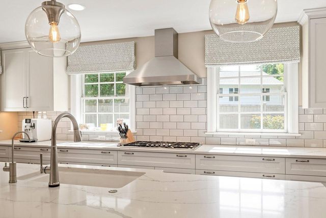 4801 Larkspur Lane, Edina, MN 55435
