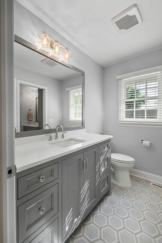 4801 Larkspur Lane, Edina, MN 55435