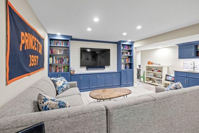 4801 Larkspur Lane, Edina, MN 55435