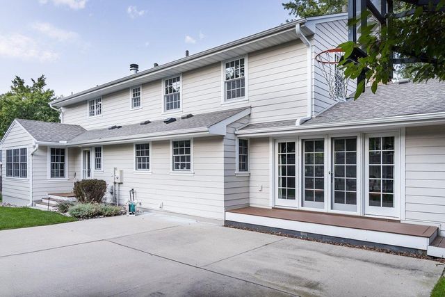 4801 Larkspur Lane, Edina, MN 55435