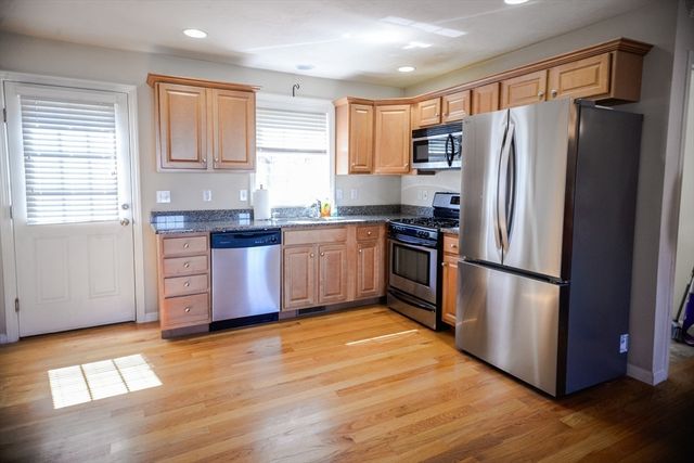 22 Merrimac Way B, Tyngsborough, MA 01879