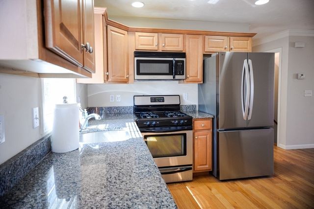 22 Merrimac Way B, Tyngsborough, MA 01879