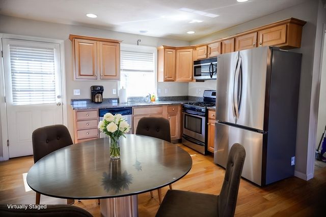 22 Merrimac Way B, Tyngsborough, MA 01879
