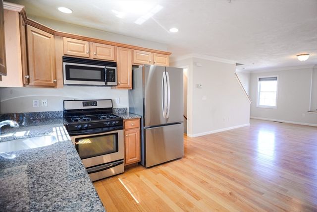 22 Merrimac Way B, Tyngsborough, MA 01879
