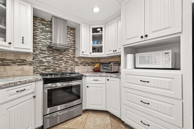 7823 Winehill Lane, Houston, TX 77040