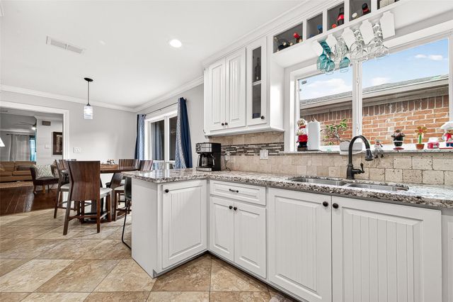 7823 Winehill Lane, Houston, TX 77040