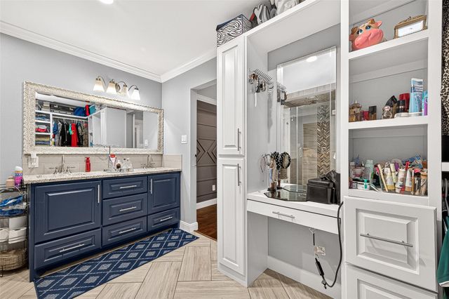 7823 Winehill Lane, Houston, TX 77040