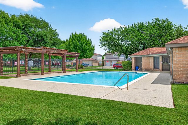 7823 Winehill Lane, Houston, TX 77040