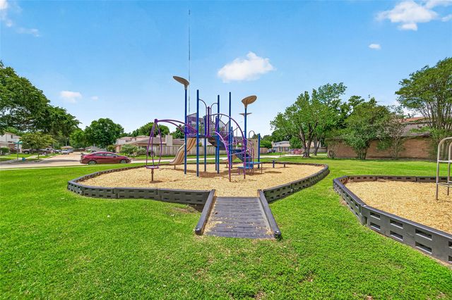 7823 Winehill Lane, Houston, TX 77040