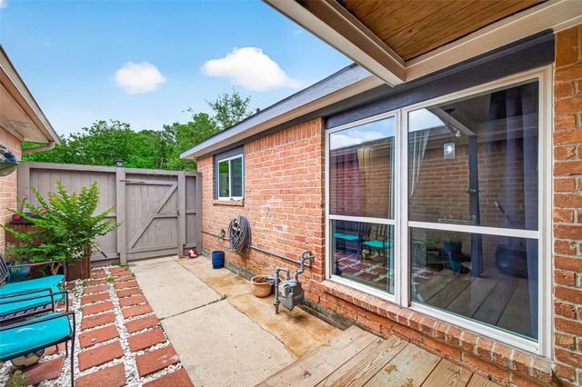 7823 Winehill Lane, Houston, TX 77040