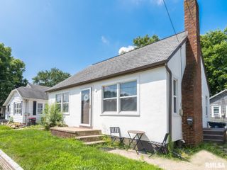 803 S 13TH Street, Pekin, IL 61554