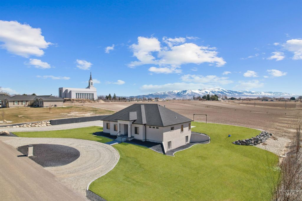 129 E 33 S, Burley, ID 83318