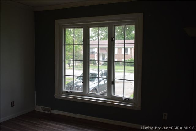 934 Parkwood Drive, Clarksville, IN 47129