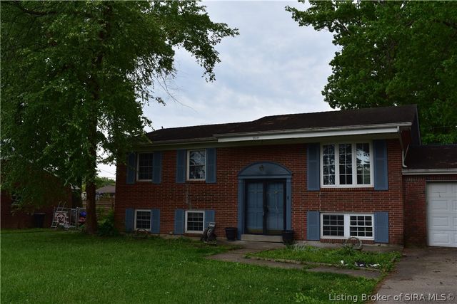 934 Parkwood Drive, Clarksville, IN 47129