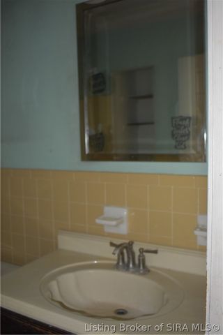 934 Parkwood Drive, Clarksville, IN 47129