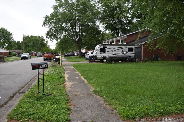 934 Parkwood Drive, Clarksville, IN 47129
