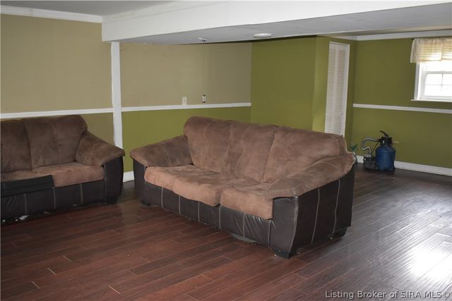 934 Parkwood Drive, Clarksville, IN 47129