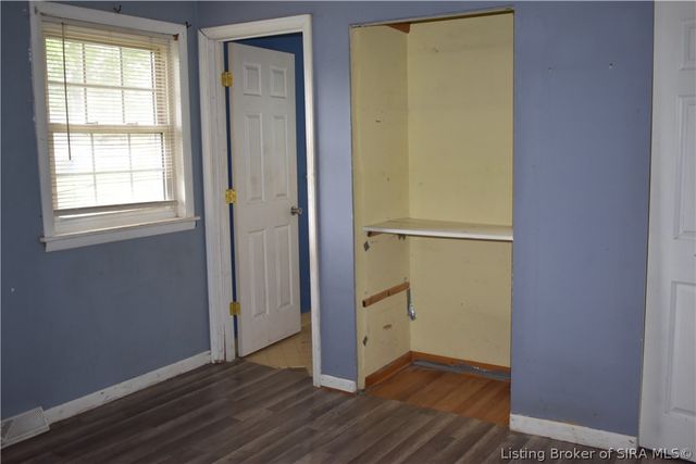 934 Parkwood Drive, Clarksville, IN 47129