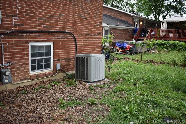 934 Parkwood Drive, Clarksville, IN 47129