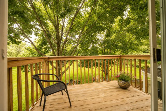 6 Heather Lane, Hawthorn Woods, IL 60047