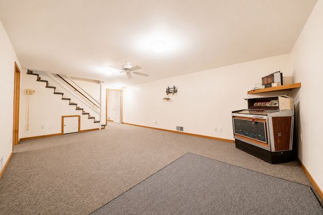 6 Heather Lane, Hawthorn Woods, IL 60047
