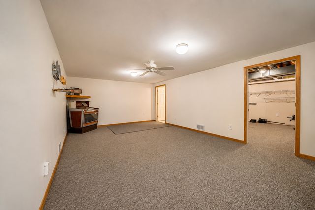 6 Heather Lane, Hawthorn Woods, IL 60047