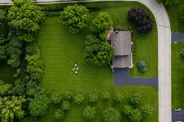 6 Heather Lane, Hawthorn Woods, IL 60047