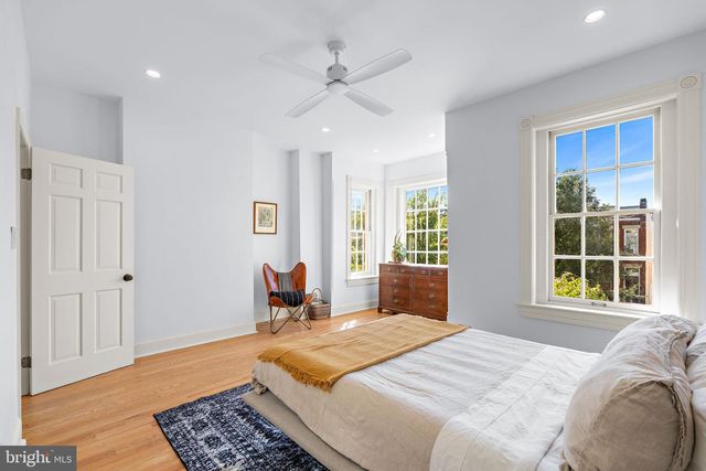 427 10TH ST NE, Washington, DC 20002
