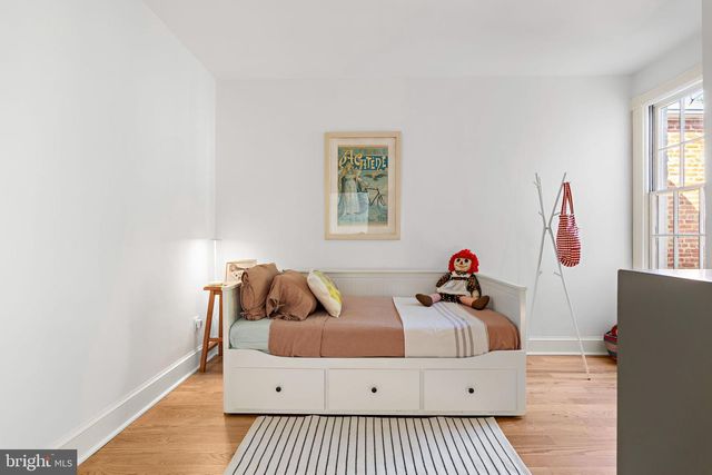 427 10TH ST NE, Washington, DC 20002