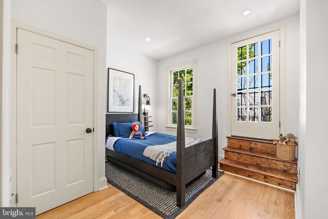 427 10TH ST NE, Washington, DC 20002