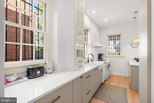 427 10TH ST NE, Washington, DC 20002