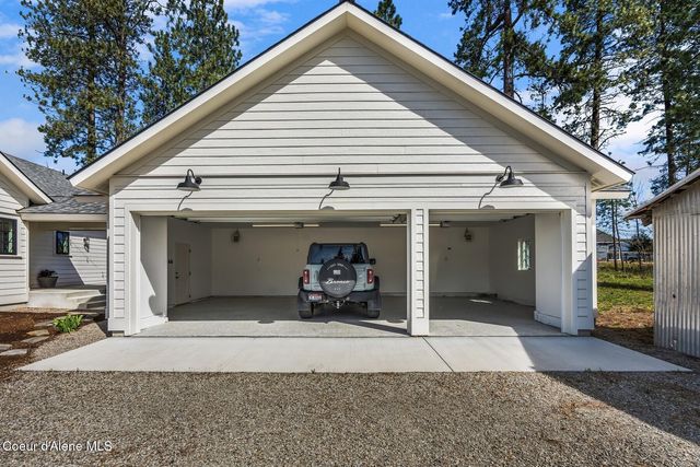 509 3rd St, Priest River, ID 83856