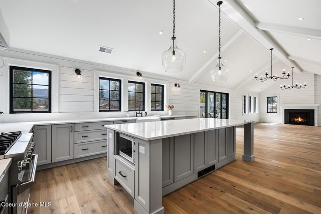 509 3rd St, Priest River, ID 83856