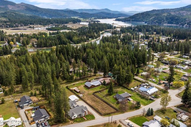 509 3rd St, Priest River, ID 83856