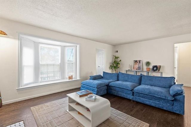 5806 Highland Avenue, Kansas City, MO 64110