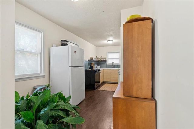 5806 Highland Avenue, Kansas City, MO 64110