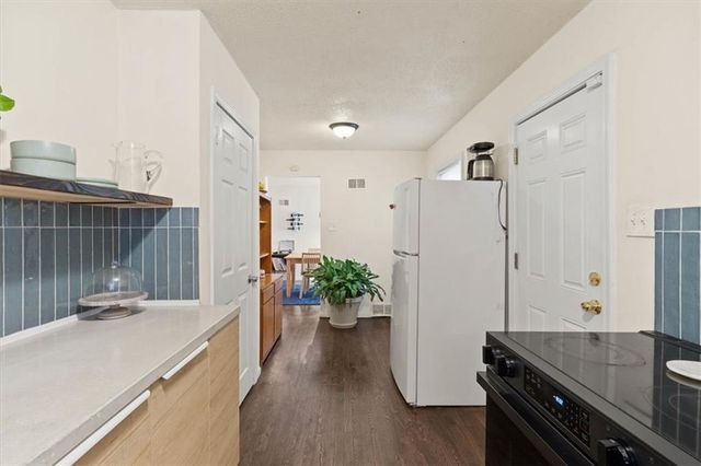 5806 Highland Avenue, Kansas City, MO 64110