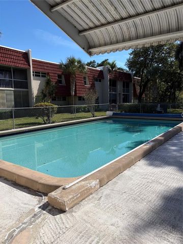 21 Jacaranda Drive 121, Plantation, FL 33324