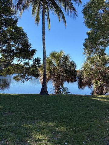 21 Jacaranda Drive 121, Plantation, FL 33324