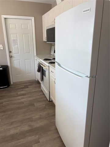 21 Jacaranda Drive 121, Plantation, FL 33324