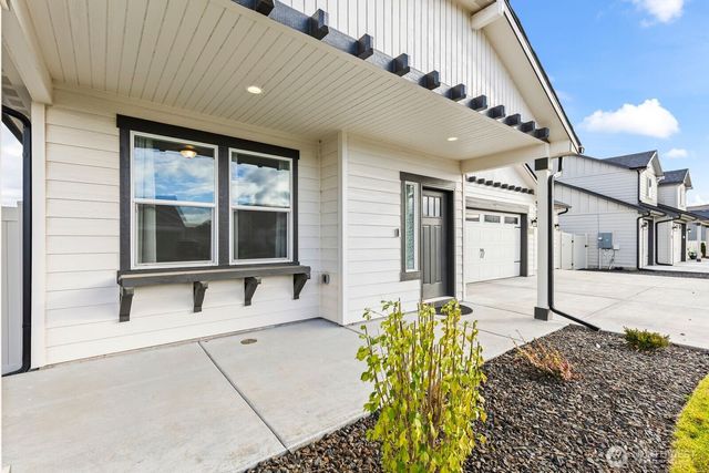 2307 S 57th Avenue, Yakima, WA 98903