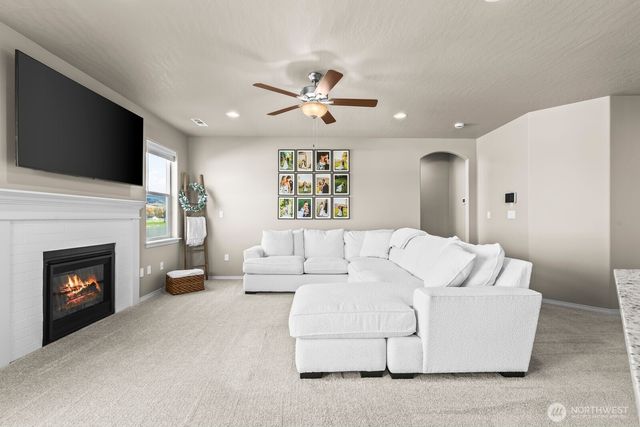 2307 S 57th Avenue, Yakima, WA 98903