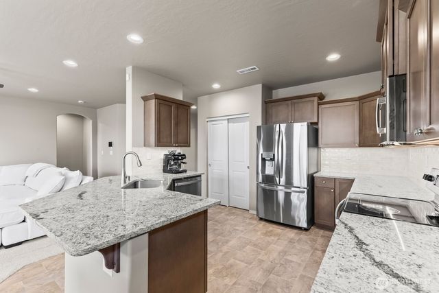 2307 S 57th Avenue, Yakima, WA 98903