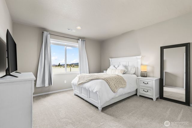 2307 S 57th Avenue, Yakima, WA 98903