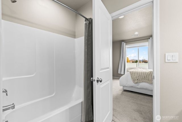 2307 S 57th Avenue, Yakima, WA 98903