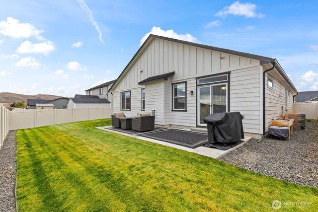 2307 S 57th Avenue, Yakima, WA 98903