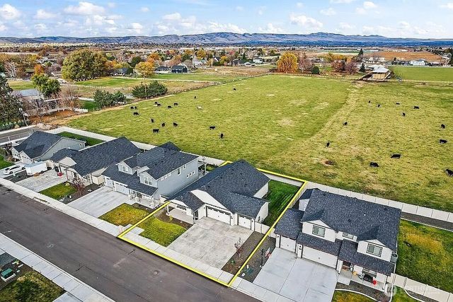 2307 S 57th Avenue, Yakima, WA 98903