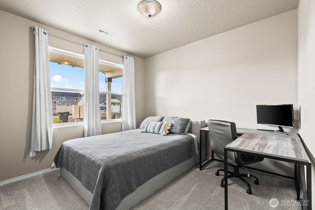 2307 S 57th Avenue, Yakima, WA 98903